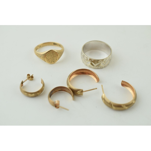 509 - Two 9ct gold rings together with two pairs of earrings. Weight 10 grams.