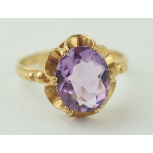 536 - 9ct gold ladies dress ring, set amethyst, 2.2g, size N.