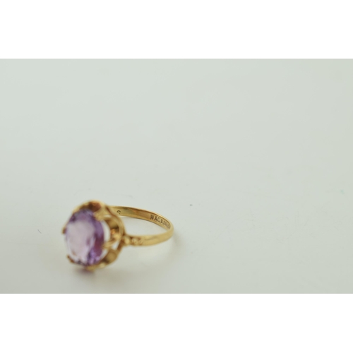 536 - 9ct gold ladies dress ring, set amethyst, 2.2g, size N.