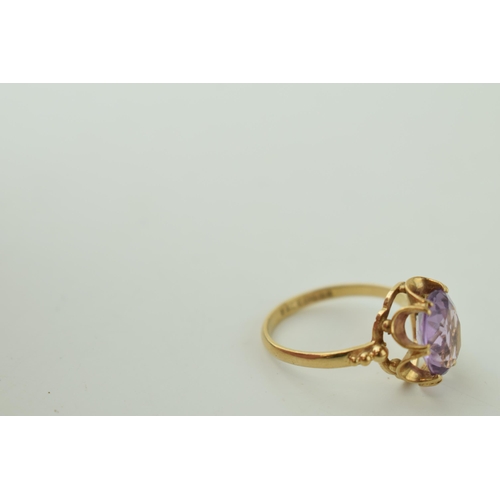 536 - 9ct gold ladies dress ring, set amethyst, 2.2g, size N.