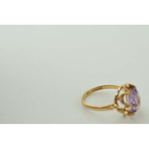 536 - 9ct gold ladies dress ring, set amethyst, 2.2g, size N.