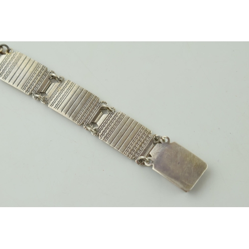 546 - Silver Art Deco style bracelet, 15.1g, 17.5cm long.