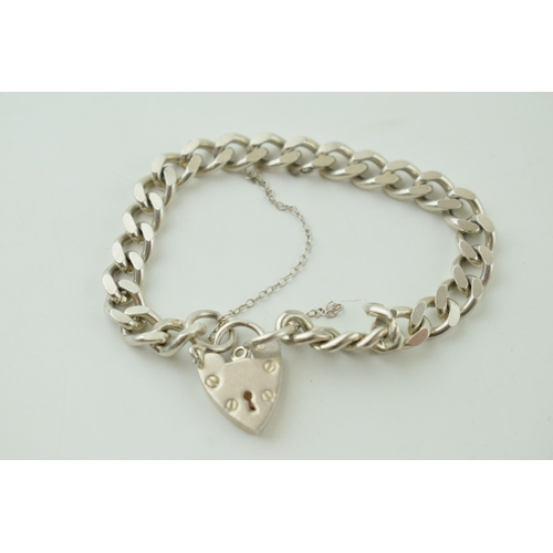 550 - Silver bracelet, 22.5g, heart padlock, 20cm long.