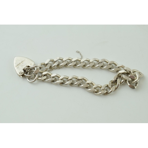 550 - Silver bracelet, 22.5g, heart padlock, 20cm long.