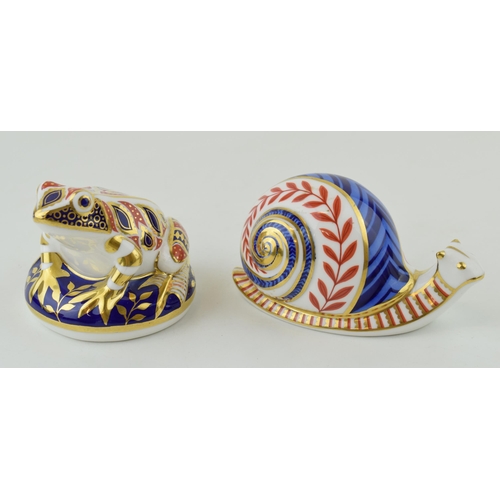 292 - Two Royal Crown Derby Paperweights, Frog, decorated in the Imari palate, date code for 1986 (XLIX) a... 