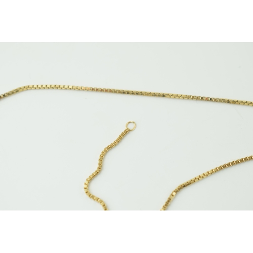 555 - A 9ct yellow gold necklace. Length 45cm. Weight 3 grams.