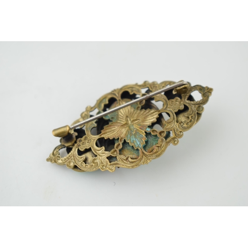 569 - Neiger / Neiger style Jewellery brooch. Egyptian Revival design of the Art Deco period. Set with gla... 