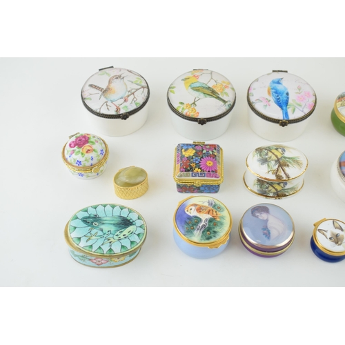 100 - A collection of pill boxes to include a Kingsley Enamel barn owl example, Crummles, Royal Worcester ... 