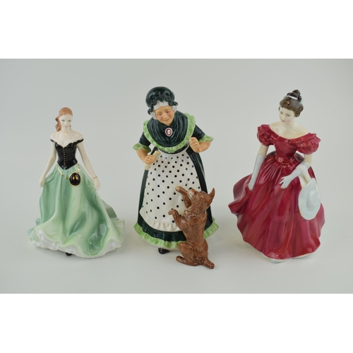 117 - Royal Doulton figures 'Winsome' H.N. 2220, 'Old Mother Hubbard' H.N. 2314 together with Royal Worces... 