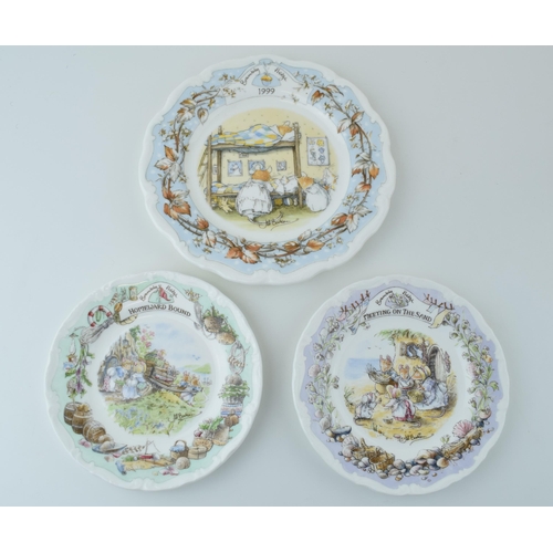 135 - Royal Doulton Brambly Hedge plates to include a Homeward Bound 16cm plate, a Meeting on the Sand 16c... 