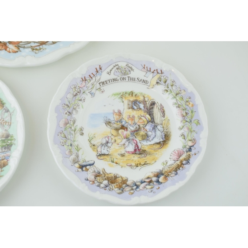 135 - Royal Doulton Brambly Hedge plates to include a Homeward Bound 16cm plate, a Meeting on the Sand 16c... 