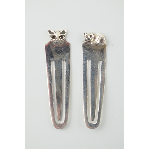 532 - A pair of silver contemporary bookmarks, one with a cat, the other another animal (2), 5cm tall.