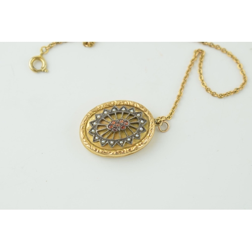 540 - A gold necklace a/f (Weight 1.9 grams) together with a gold back and front locket, circa gross 4.5G,... 