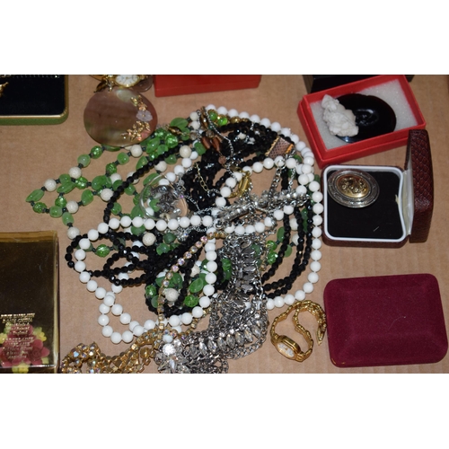 568 - Costume jewellery to includes brooches, fashion watches, necklaces and others (Qty).