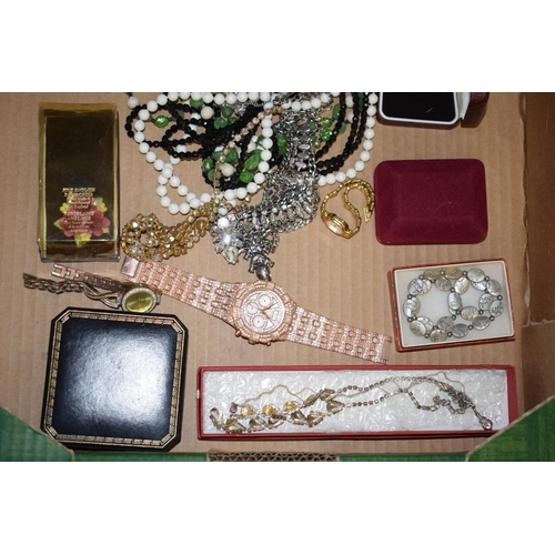 568 - Costume jewellery to includes brooches, fashion watches, necklaces and others (Qty).