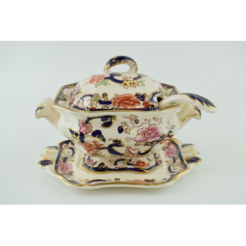 93 - Masons Blue Mandalay lidded sauce tureen on stand, with ladle, 22cm wide.