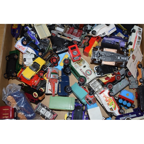 117 - A collection of vintage die cast vehicles to include Matchbox, Corgi and similar manufacturers, toge... 