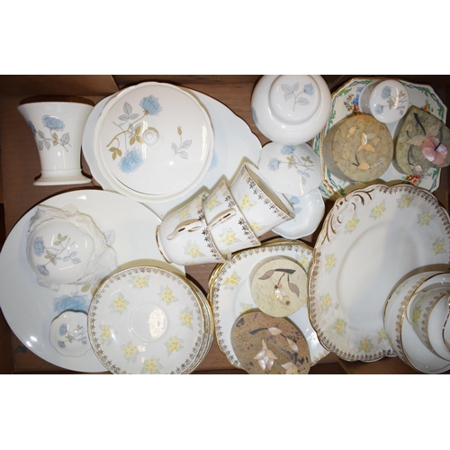 139 - Wedgwood to include Ice Rose table ware, a 1930s part tea service and others (Qty).