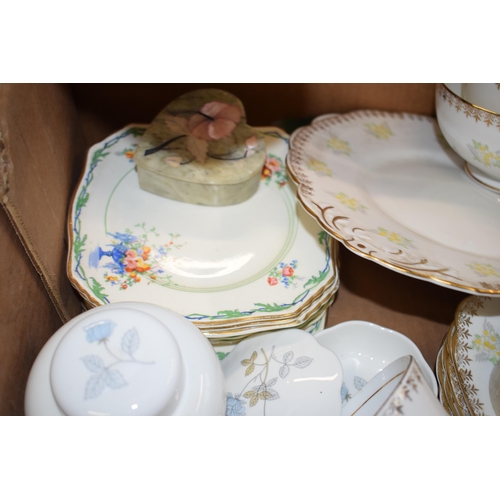 139 - Wedgwood to include Ice Rose table ware, a 1930s part tea service and others (Qty).