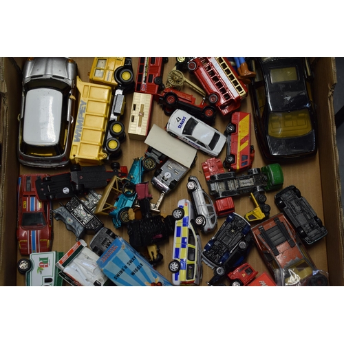 62 - A mixed collection of vintage die cast vehicles to include Matchbox, Corgi and similar manufacturere... 