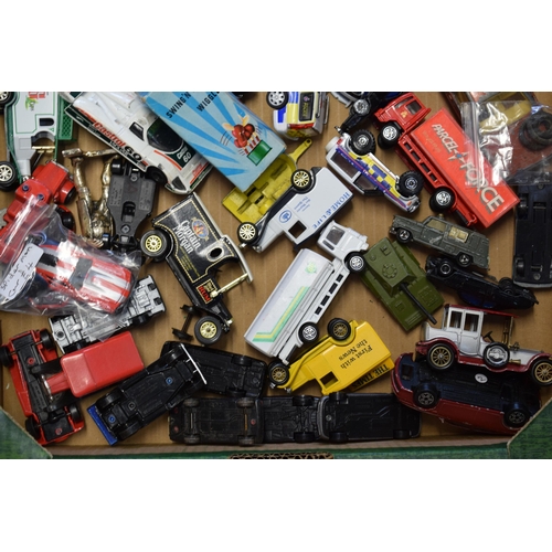 62 - A mixed collection of vintage die cast vehicles to include Matchbox, Corgi and similar manufacturere... 