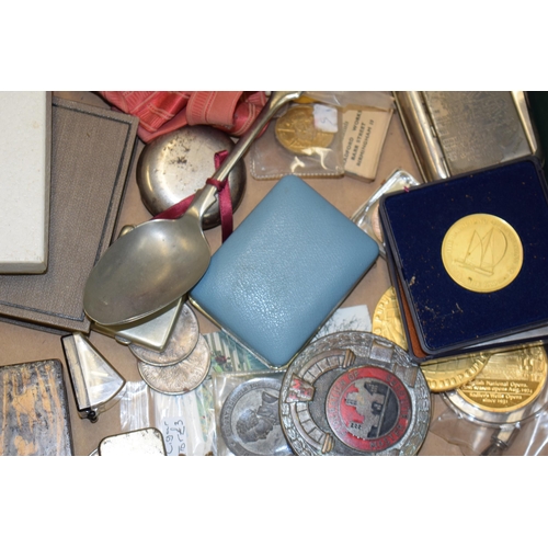 67 - A mixed collection of items to include enamel badges, penknives, wax seals, vesta cases and other si... 