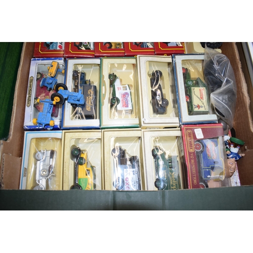 70 - A mixed collection of boxed vintage die cast vehicles to include Shell Ferrari Collection, Cameo, Ma... 