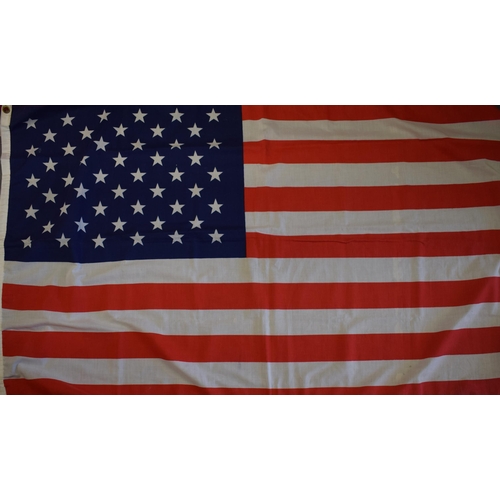 162 - A vintage 'Stars and Stripes' USA / United States / American flag. Double stitched with metal eyelet... 