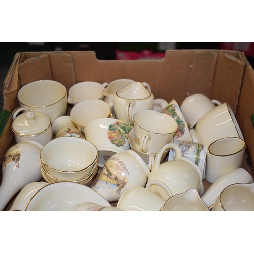 220 - A large collection of Crown Devon Fieldings to include cups and saucers, jugs, vases and others (Qty... 