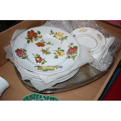 278 - A mixed collection of items to include a silver-plated tray, set of six Wedgwood 'Kimono' pattern di... 