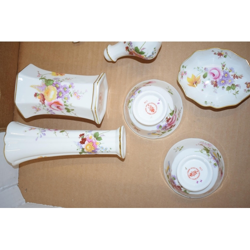 164 - Royal Crown Derby china in the Derby Posies pattern to include varying sizes and pieces (15).