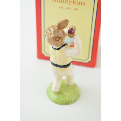 190 - Boxed Royal Doulton Cricketer Bunnykins Bowler Bunnykins DB145.