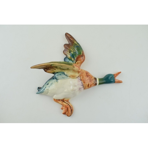 31 - Beswick flying mallard wall plaque 596-2.