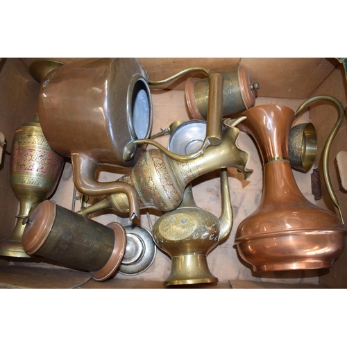 465 - Metalware to include a copper kettle, tall brass vases and others (Qty).