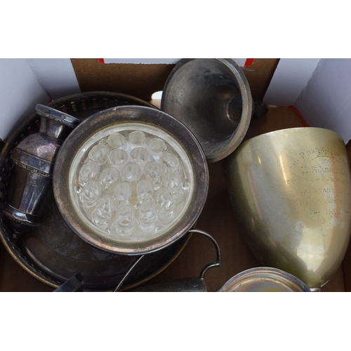 521 - A mixed collection of silver-plated items to include vintage cups and sporting trophies and other as... 