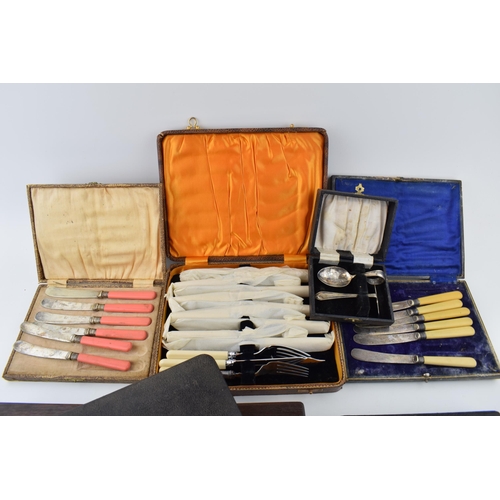 539 - A collection of cased silver plated sets to include fish knives and others, with odd steel sets.