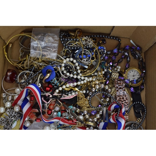 589 - Costume jewellery to include cameo brooches, rings, watches, necklaces, chains and others (odd silve... 