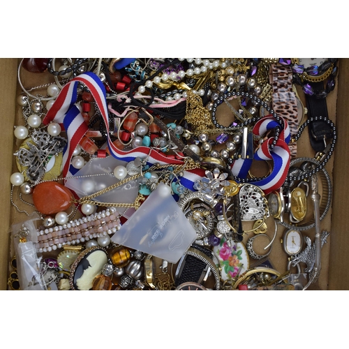 589 - Costume jewellery to include cameo brooches, rings, watches, necklaces, chains and others (odd silve... 