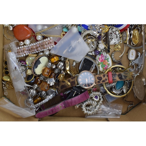 589 - Costume jewellery to include cameo brooches, rings, watches, necklaces, chains and others (odd silve... 