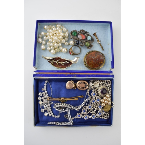 597 - Costume jewellery to include a gold plated mourning locket, a gold plated locket, a crescent moon ba... 