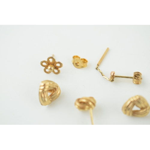 605 - A collection of yellow 9ct gold earrings, (weight 2.1grams)