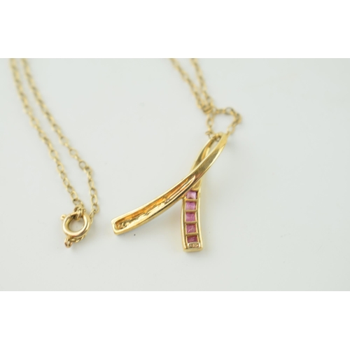 612 - A 9ct yellow gold necklace with pendant. 2.8 grams.