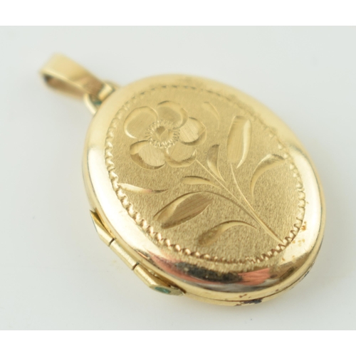 616 - A 9ct yellow gold locket. Gross weight 3.9 grams.