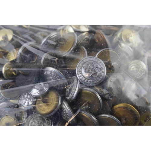 444 - A large collection of military buttons. In excess of 2.5 KG.