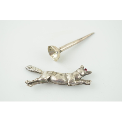 525 - Silver brooch in the form of a running fox, gem set eye, Chester hallmark, with a silver golf tee, 7... 