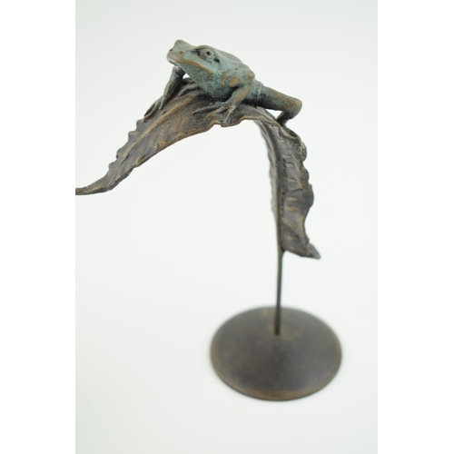 527 - A sterling silver model of a Country Artists Wren (filled), hallmarked, with a Martin Norman bronzed... 