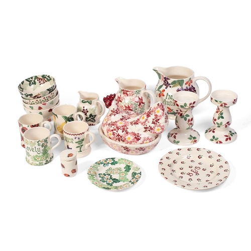 154 - Emma Bridgewater Pottery to include a Kitty's Ivy half pint jug and a bowl, a Red Daisy hen egg croc... 