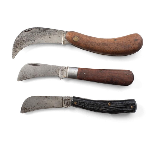 4 - Three Vintage Pruning Pocket Knives to include German 'Korium' Wooden Handle Pruner, an A Wright & S... 