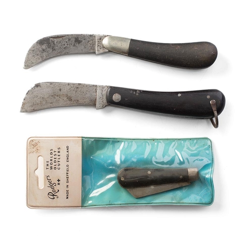 6 - Three Vintage Pruning Pocket Knives to include a Joseph Rodgers & Sons Sheffield Early c20th Bone Ha... 