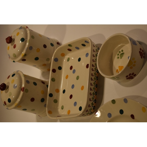 143 - Emma Bridgewater Pottery in the Polka Dot pattern to include two 2 pint storage jars, a medium bakin... 